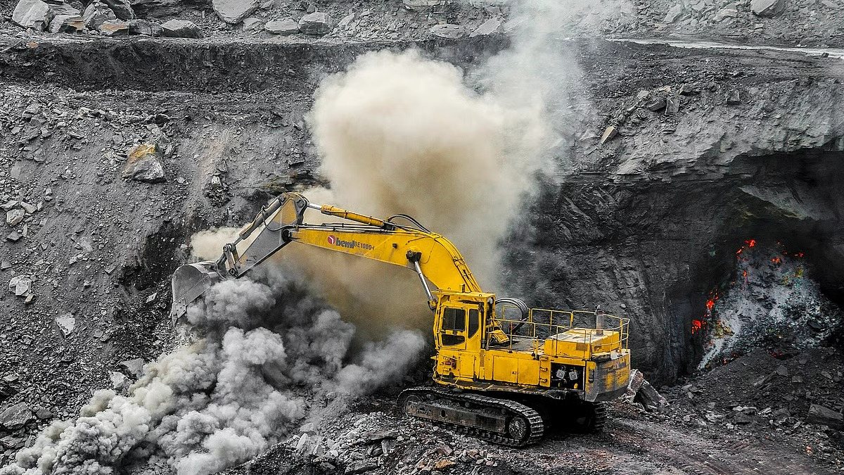 Coal India को क्या अब केवल अधिकारी ही चलाएंगे, पढ़िए-क्यों चारो तरफ से उठ रही है यह आवाज़ ?