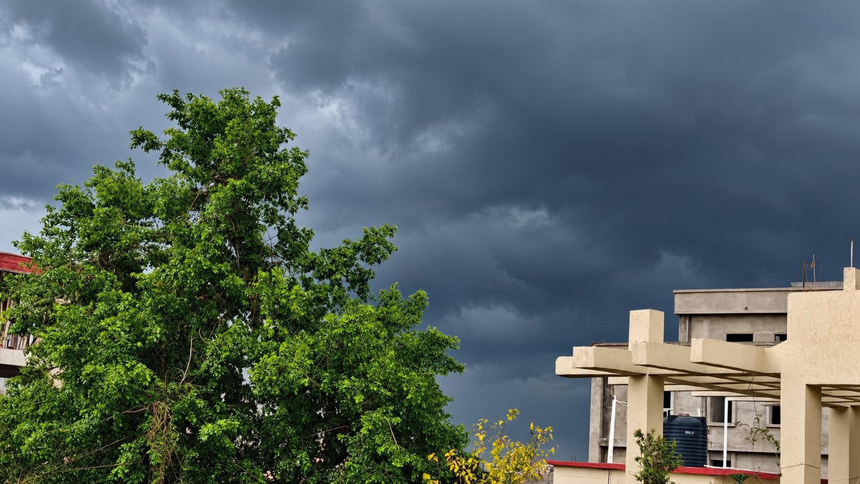 झारखंड में आज बारिश के आसार कम, छाए रहेंगे बादल, जानें प्रमुख जिलों का तापमान