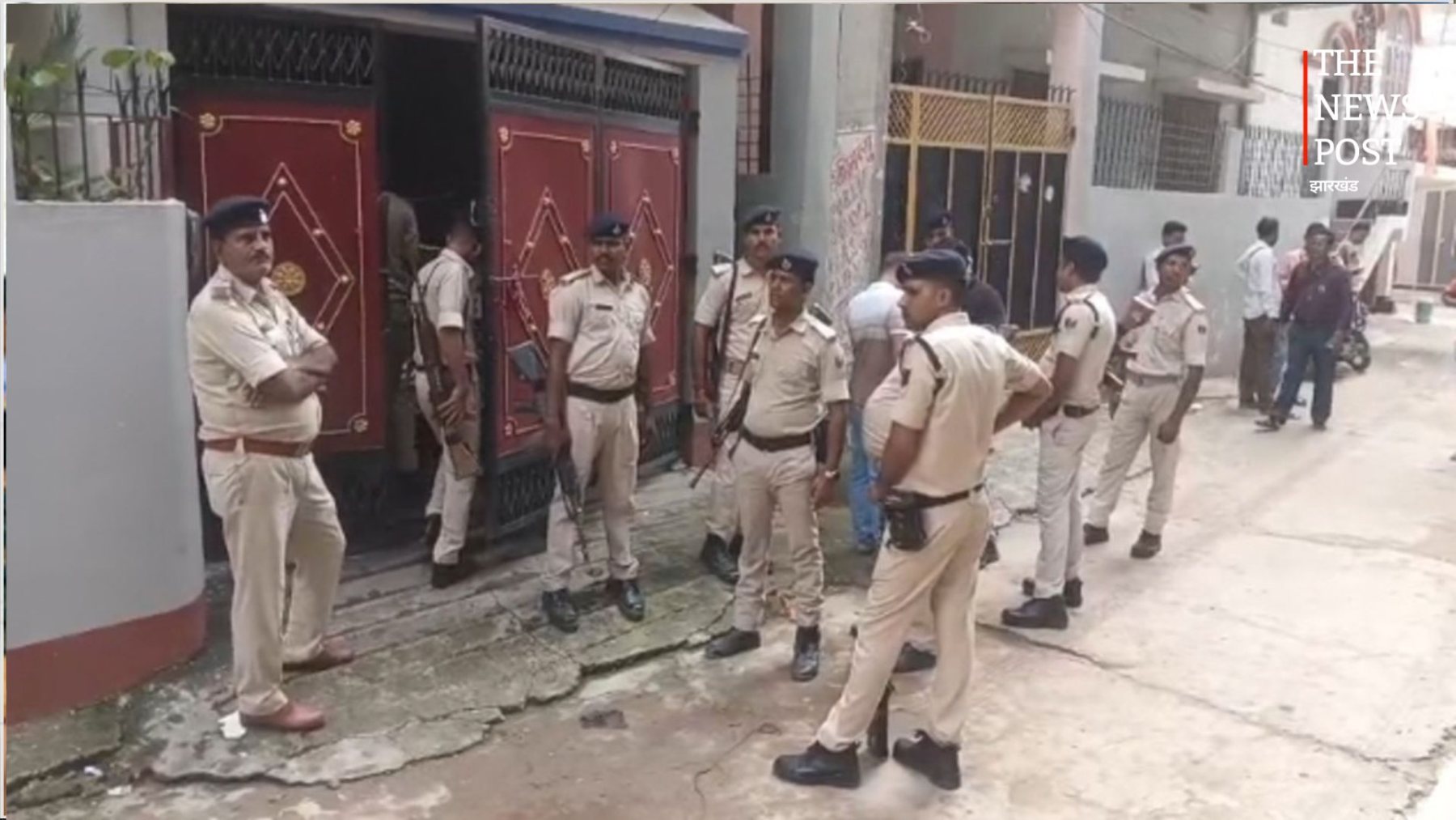आय से अधिक मामले में दारोगा के ठिकानों पर EOU की छापेमारी, डेढ़ करोड़ की संपत्ति का लिंक खंगाल रही एजेंसी