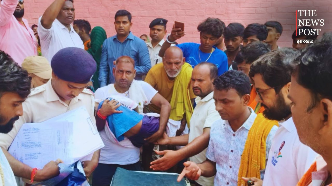 बिहार: खगड़िया के सरकारी स्कूल में भरभराकर गिरी सीढ़ी, मलबे में दबकर छात्रा की मौत