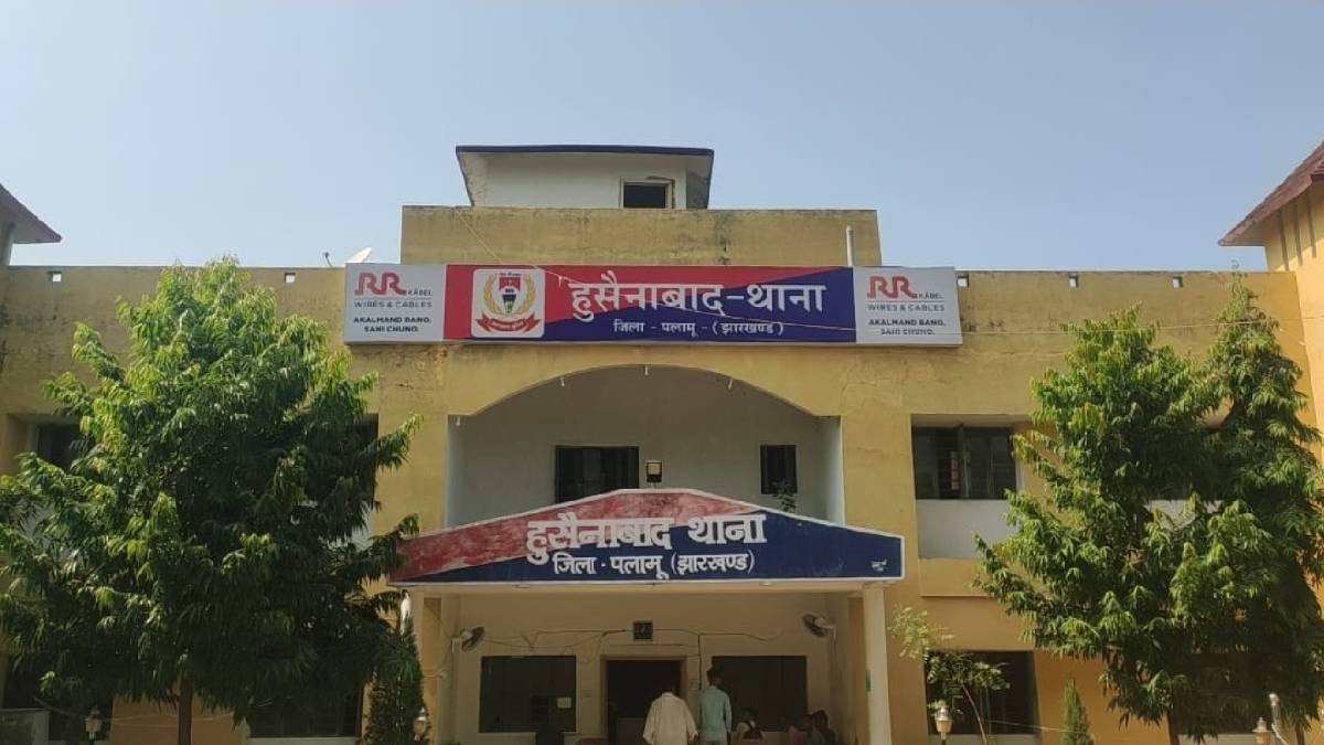 हुसैनाबाद में पुलिस को दिया चकमा और हाजत से हड़कड़ी-रस्सी के साथ फरार हुआ आरोपी