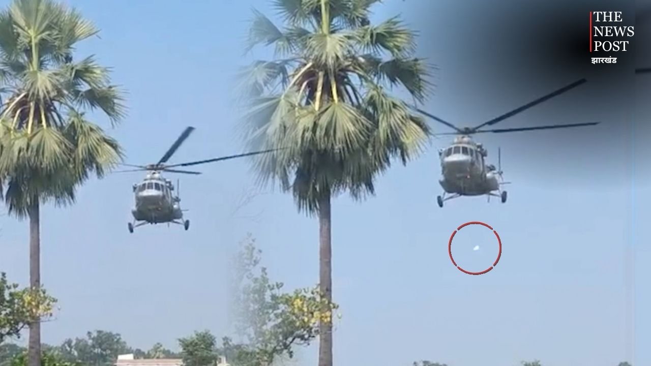 बिहार: बाढ़ग्रस्त पानापुर में हेलीकॉप्टर से राशन पैकेट का एयर ड्रॉप, लोगों तक पहुंची मदद