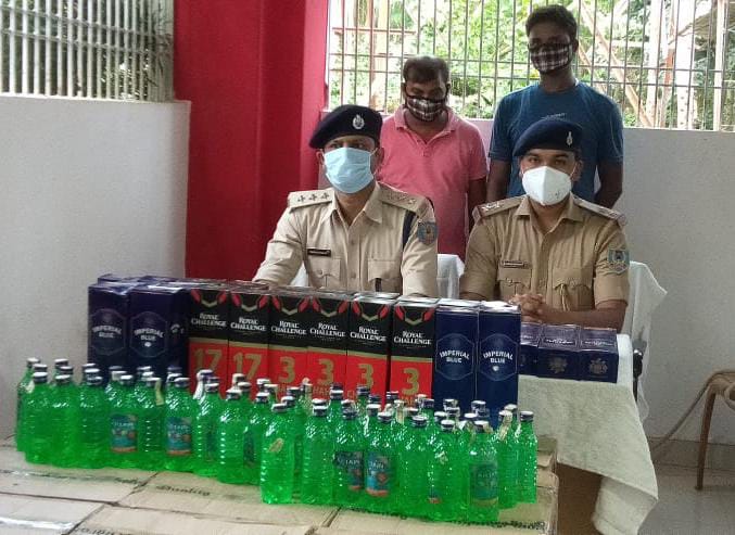 देवघर में भारी मात्रा में अवैध शराब जब्त,दो गिरफ्तार