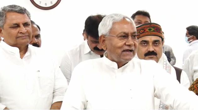 सीएम नीतीश कुमार का जनता दरबार : पानी से पेट्रोल तक पर हुई चर्चा,  कहा साथ के बिना समाधान मुश्किल