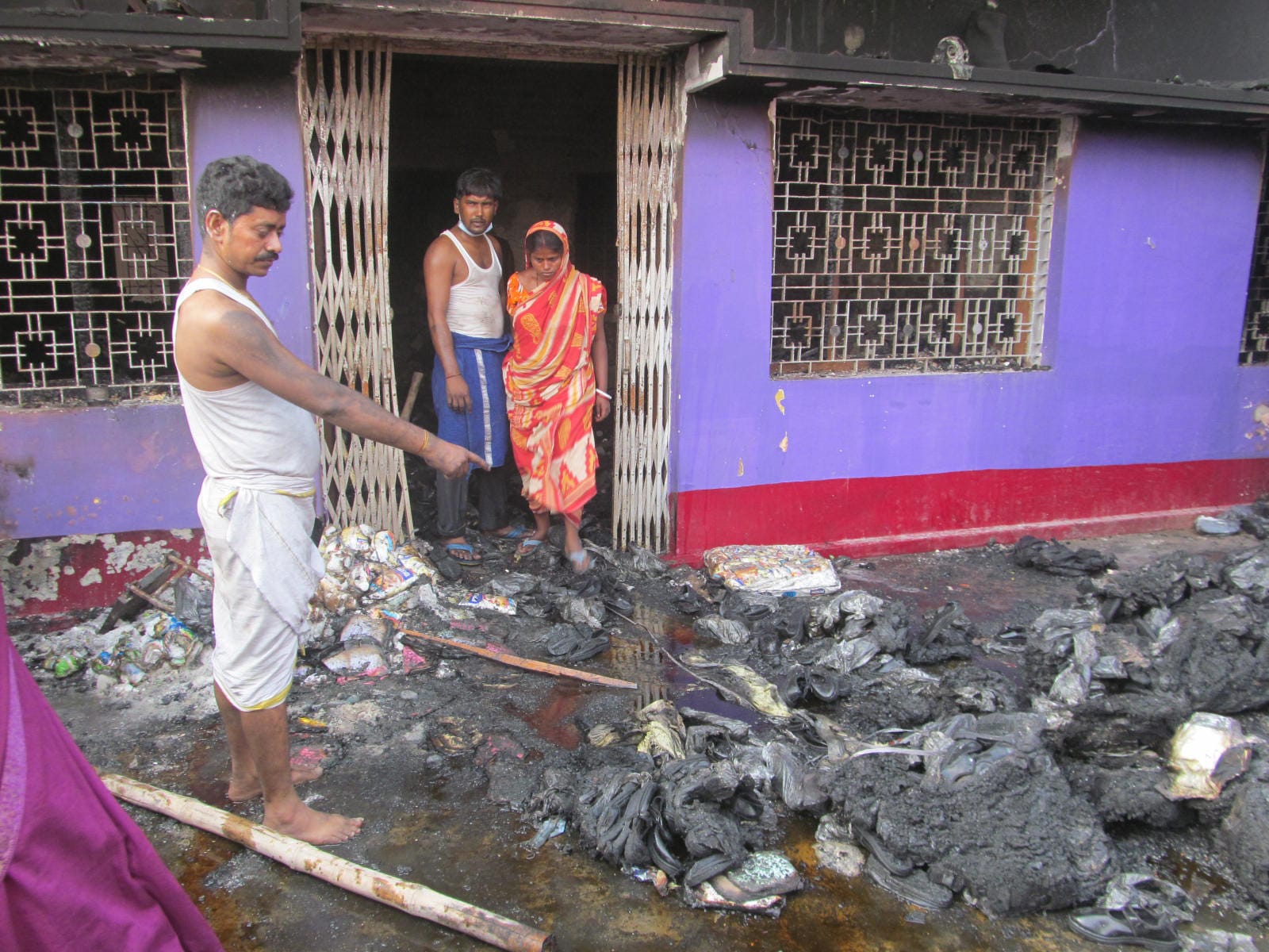 बिजली अधिकारी का नहीं मिला फ़ोन और इधर  10 लाख की संपत्ति हो गई राख 