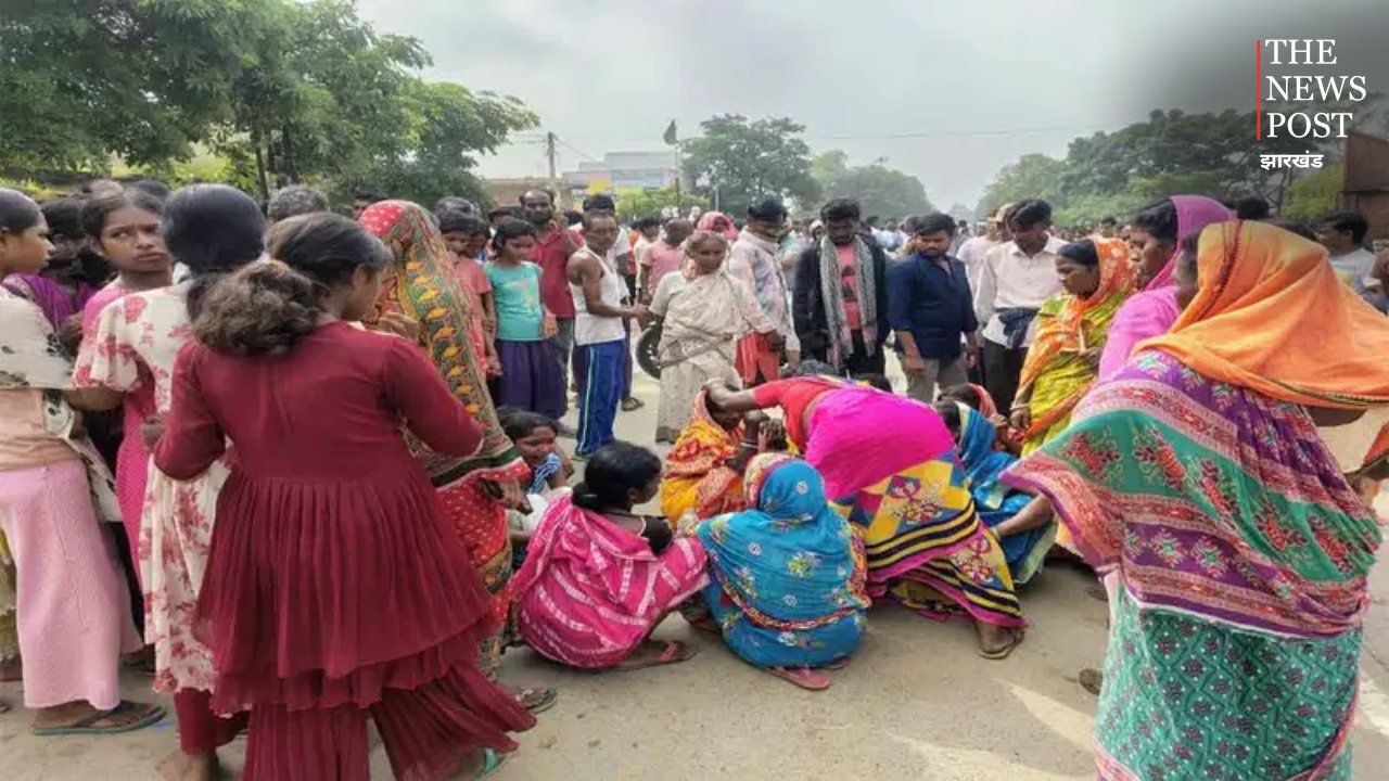 चाय की टपरी में बैठे युवकों को ट्रेलर ने मारी टक्कर, 2 की मौत, 10 घायल