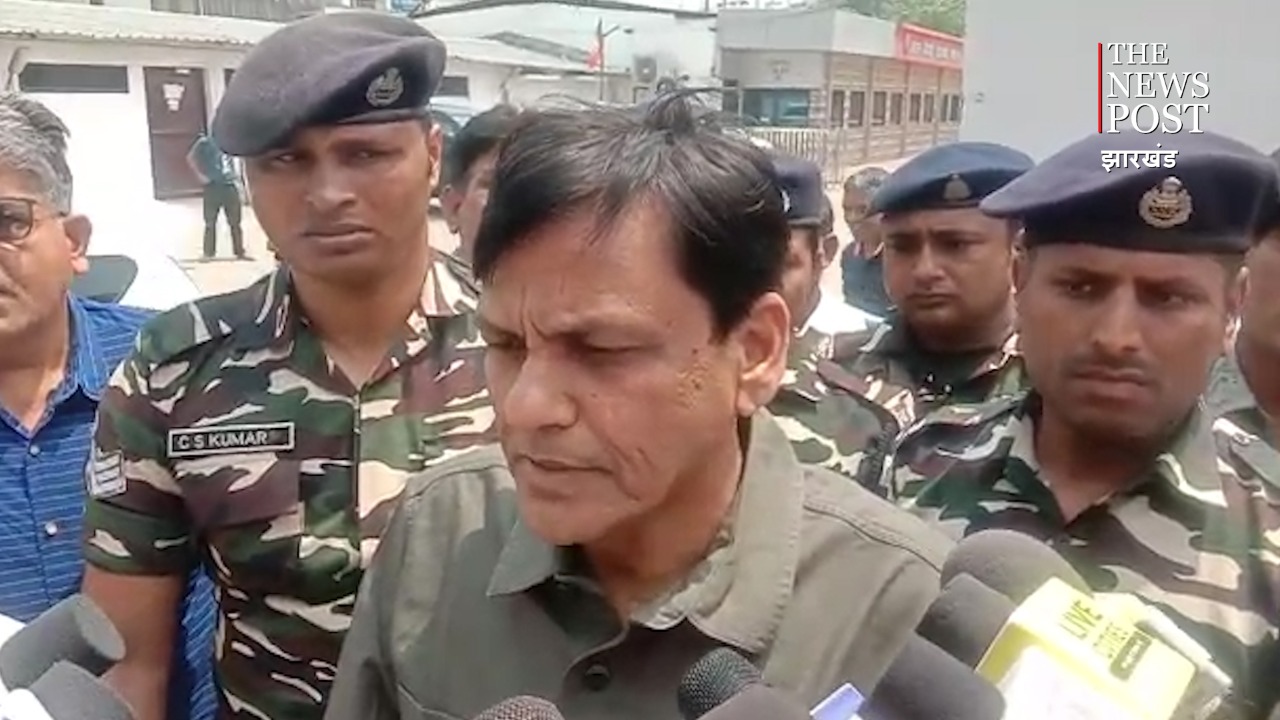 देवघर रोप-वे हादसा : मंत्री ने थपथपायी जवानों की पीठ, कहा, हमें आप पर है गर्व