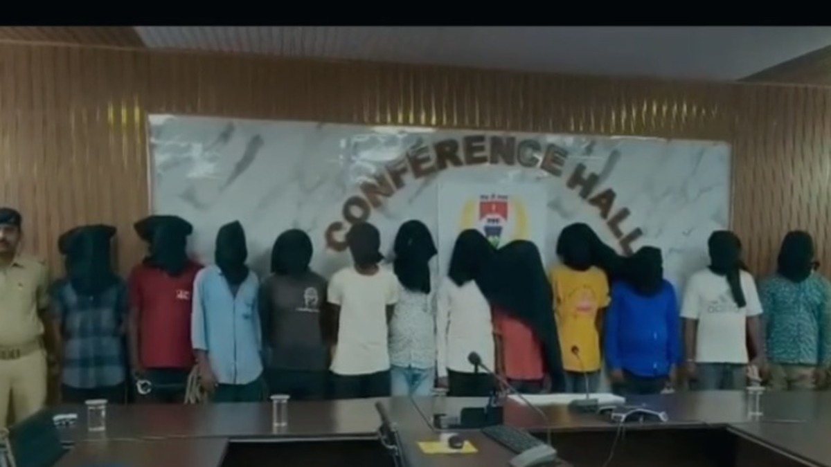 बोकारो पुलिस कि बड़ी कार्रवाई, 33 आरोपियों को गिरफ्तार कर न्यायिक हिरासत में भेजा