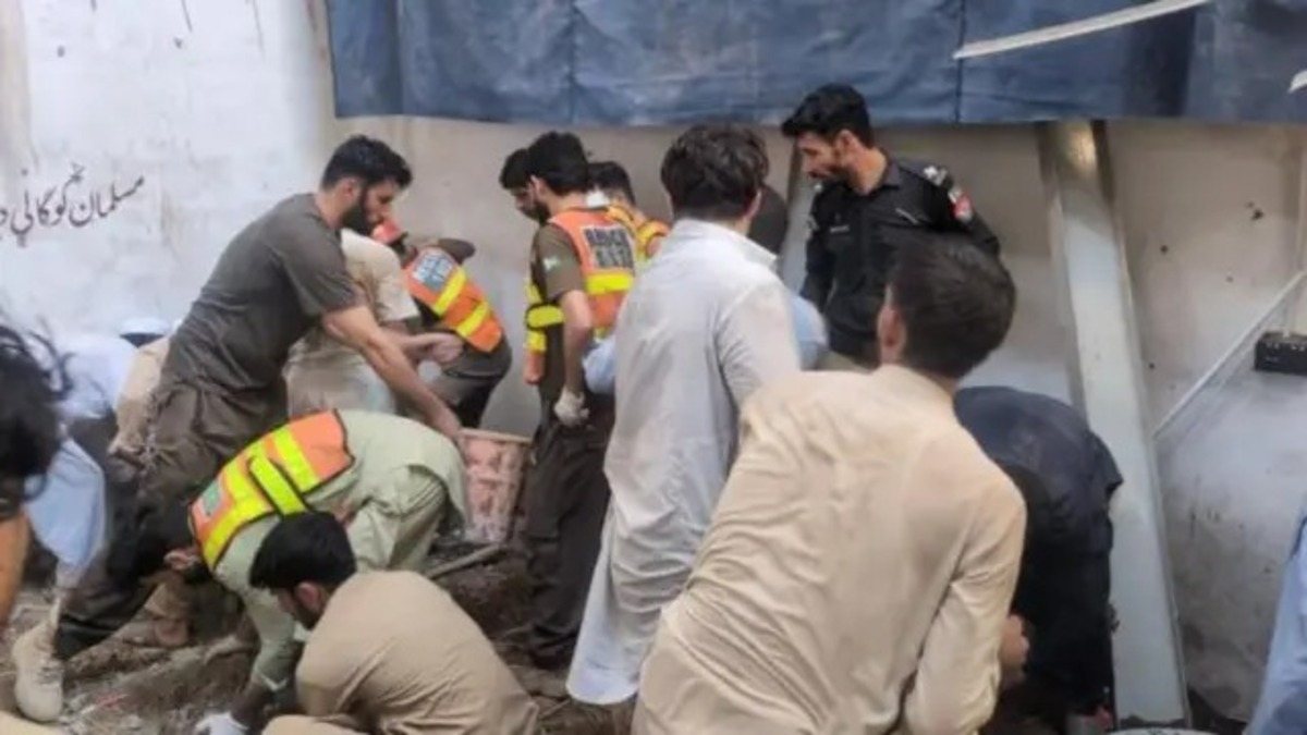 स्कूल की छत गिरने से 29 की मौत, 40 से ज्यादा घायल, जानिए कहां का है मामला