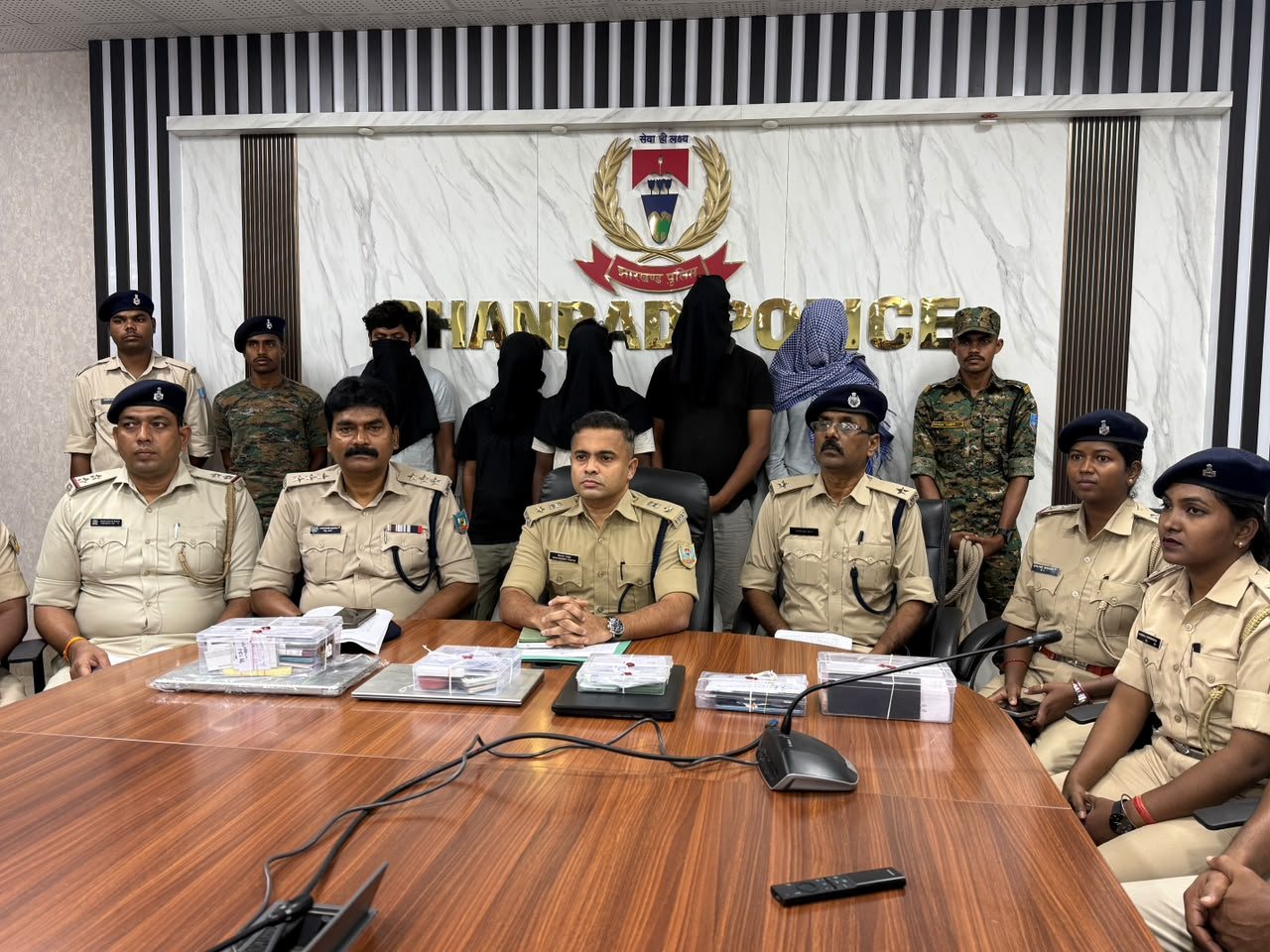 धनबाद पुलिस का "गैंग्स ऑफ़ जामताड़ा" पर कड़ा प्रहार, पढ़िए -निरसा के बाद टुंडी में कैसे मिली बड़ी सफलता? 