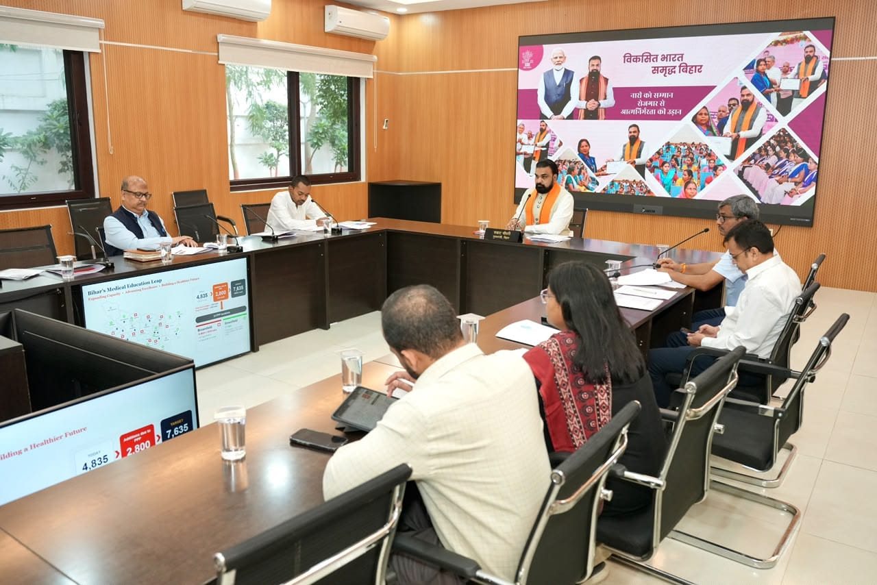 बिहार के जिला मुख्यालयों में भी लोगों को मिले आधुनिक स्वास्थ्य सेवा, सीएम ने कहा PPP मोड को करें प्रोत्साहित