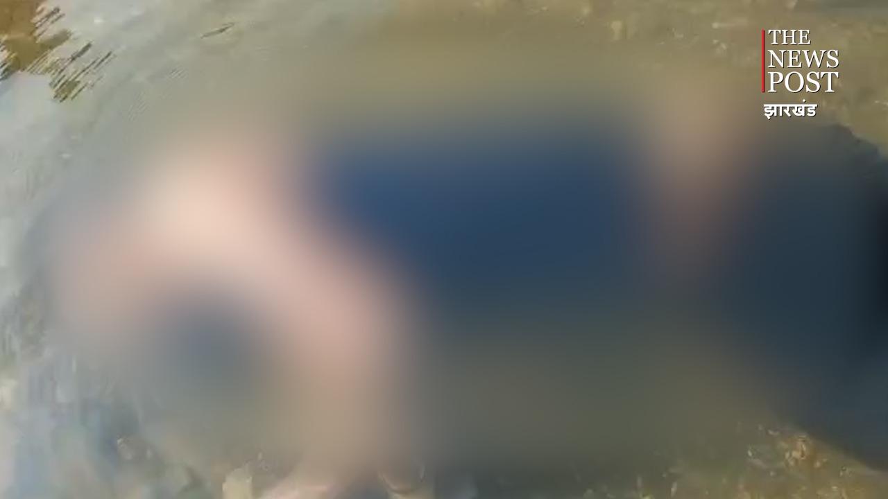 पानी में मिला अज्ञात युवक का शव, इलाके में सनसनी