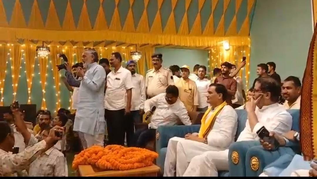 बाढ़ में जनसुराज की चुनावी सभा से क्या निकले राजनीतिक संकेत? पोस्टर से गायब रहे अनंत सिंह