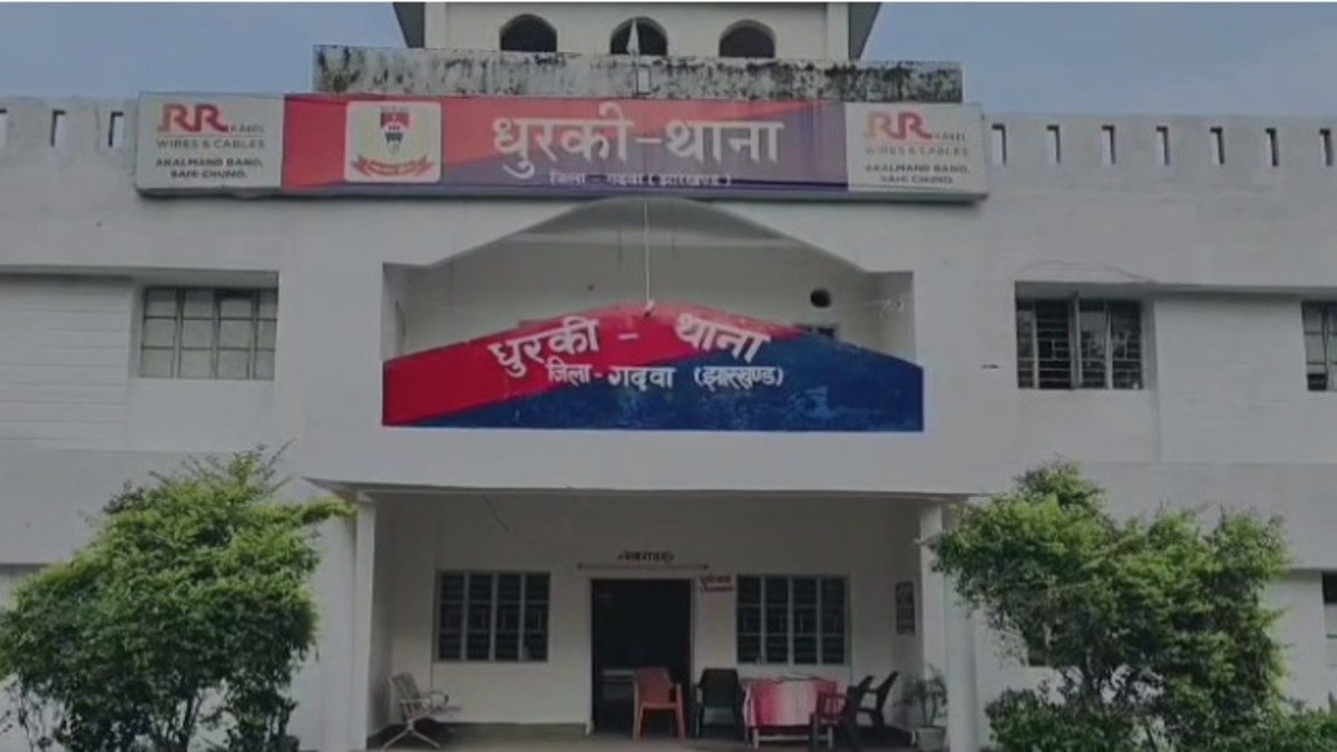 गढ़वा में अवैध बालू के कारोबार के खिलाफ जिला प्रशासन का एक्शन, 500 डंपर अवैध बालू जब्त