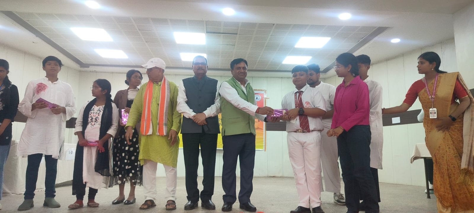 अंतर विद्यालयी हिंदी प्रतियोगिता में कलकत्ता पब्लिक स्कूल, ओरमांझी के छात्रों ने जीते दो पुरस्कार