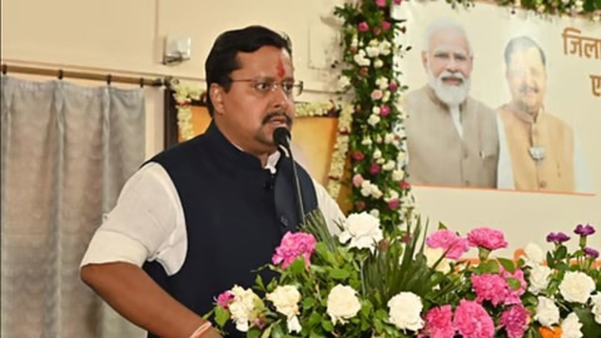 राष्ट्रीय अध्यक्ष नितिन नवीन पहुंचे हवेली बैंक्विट हॉल, संगठन को मजबूत करने और चुनावी रणनीति पर होगी चर्चा