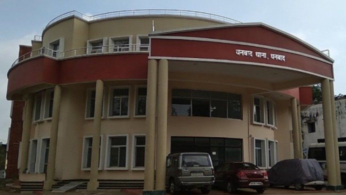 BREAKING: धनबाद के बहुचर्चित अभिजीत सिंह हत्याकांड में पुलिस को मिली बड़ी सफलता, दो की गिरफ्तारी से खुलेगा पूरा राज 