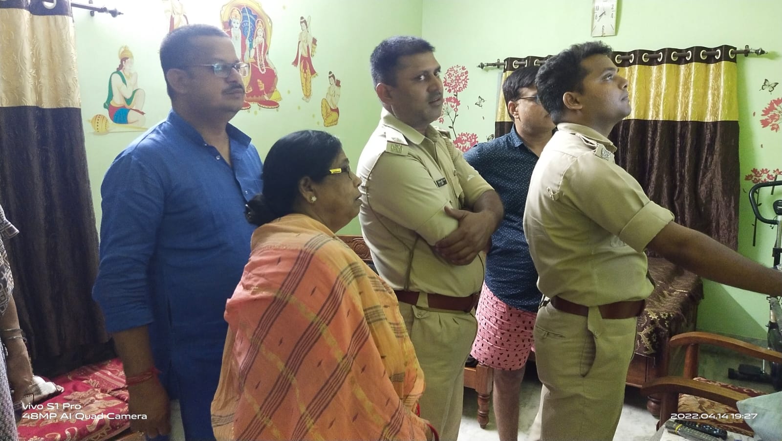 बेखौफ अपराधियों ने मानगो में महिला का चेन छीना, आधा चेन ही खींच पाए, आधा रह गया गले में