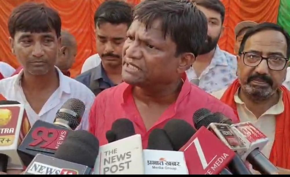 बारामुड़ी खटाल: ढुल्लू महतो गोली खाएगा लेकिन खटाल हटने नहीं देगा ,सभा में खूब गरजे सांसद 