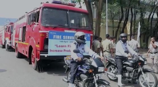 जमशेदपुर में अग्नि सुरक्षा सप्ताह :  बताया कि बड़ी बिल्डिंग में लगी आग में फंसे लोगों को कैसे बचाएं