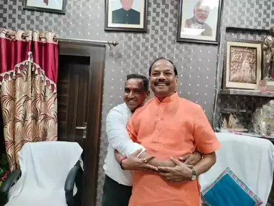 प्रोत्साहन राशि  विवाद के स्वास्थ्य मंत्री बन्ना बैकफुट पर , विधायक  सरयू राय ने  उठाया था मामला