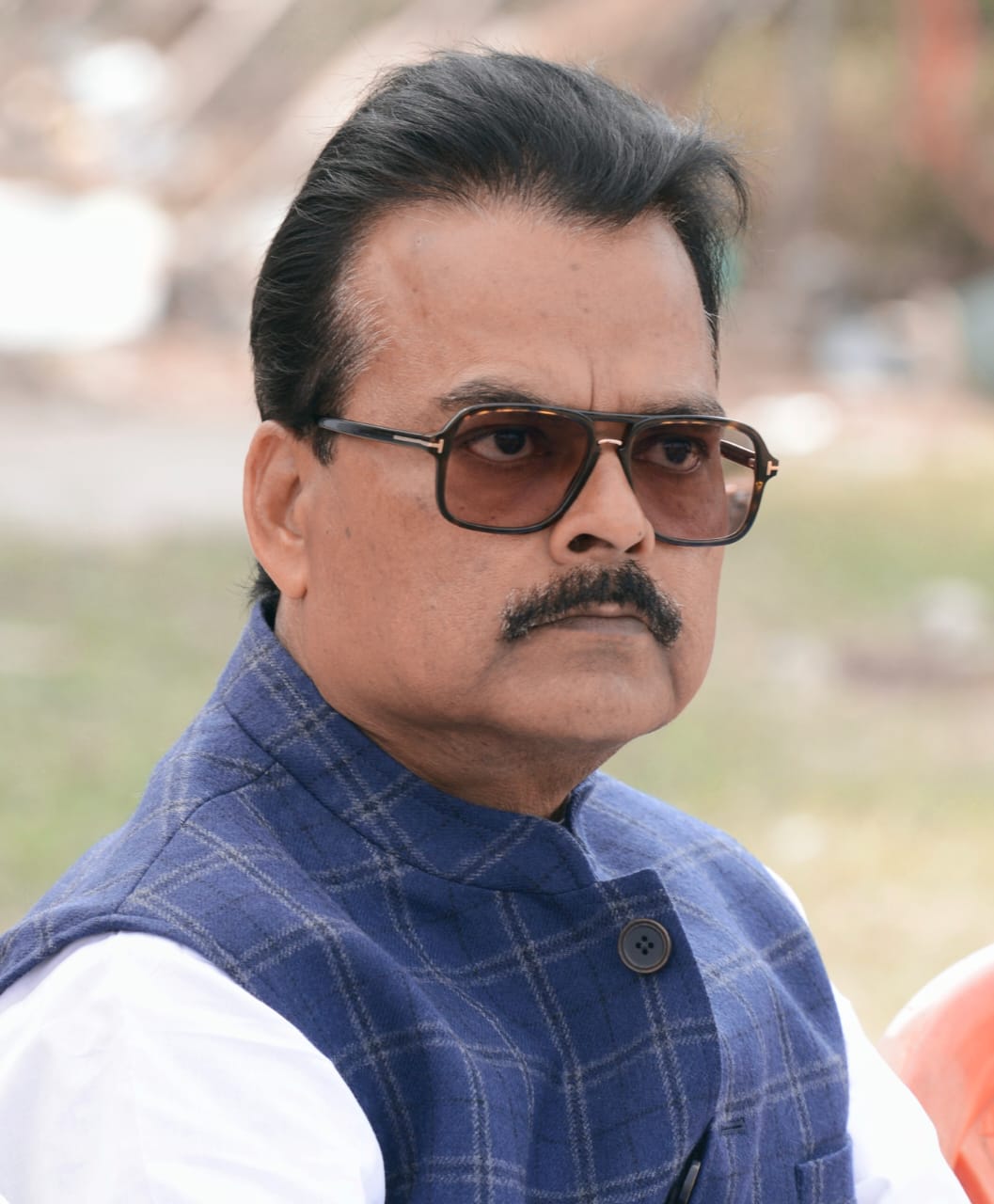 राजनीति के रंग हज़ार 
