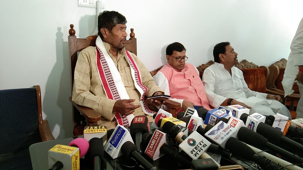 पशुपति पारस ने लगाया चिराग पासवान पर बड़ा आरोप, कहा भतीजा रच रहा है मेरे खिलाफ साज़िश