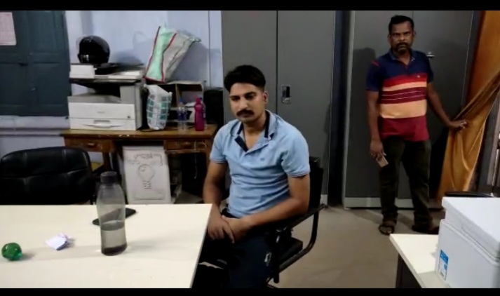 एसीबी का रामगढ और जमशेदपुर में छापा, दो बडे़ अधिकारी रिश्वत लेते गिरफ्तार