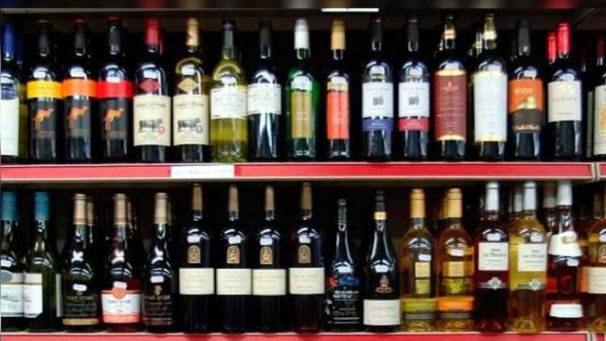 अब महिलाएं भी बेचेंगी शराब, देवघर में 10 महिलाओं ने किया आवेदन