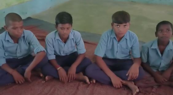 मुंगेर : स्कूल में अल्बेंडाजोल दवा लेते ही छटपटाने और बेहोश होने लगे बच्चे