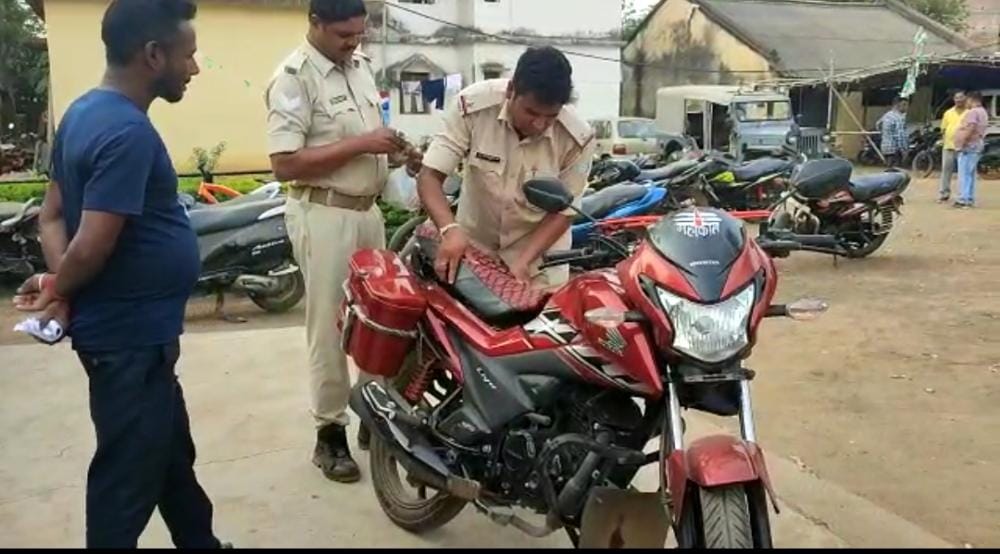 30 किलो गांजा के साथ तस्कर गिरफ्तार, नेटवर्क खंगालने के बाद पुलिस सुनाएगी सक्सेस स्टोरी