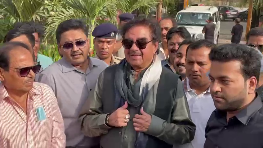 सांसद बनने के बाद पटना पहुंचे बिहारी बाबू, अपने अंदाज में कहा- अपने प्रतिदंद्धी को कर दिया खामोश