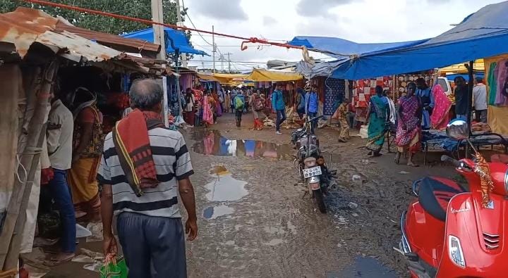 हरी-ताज़ी सब्ज़ी के साथ की कई बिमारी भी घर ले जा रहें है गुमलावासी