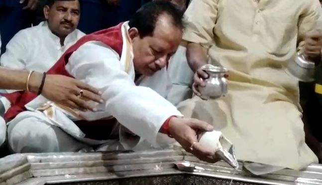 बिहार विधानसभा अध्यक्ष पहुंचे गया, विष्णुपद मंदिर और शक्तिपीठ मां मंगला गौरी मंदिर में की पूजा अर्चना