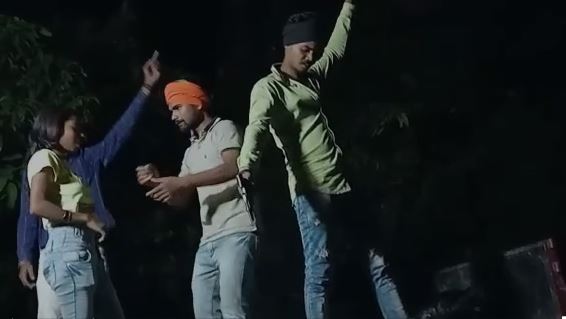 बिहार में थम नहीं रहा तमंचे पर डिस्को, ठांय- ठांय पर थिरकती हैं नर्तकियां और झूमते हैं अपराधी
