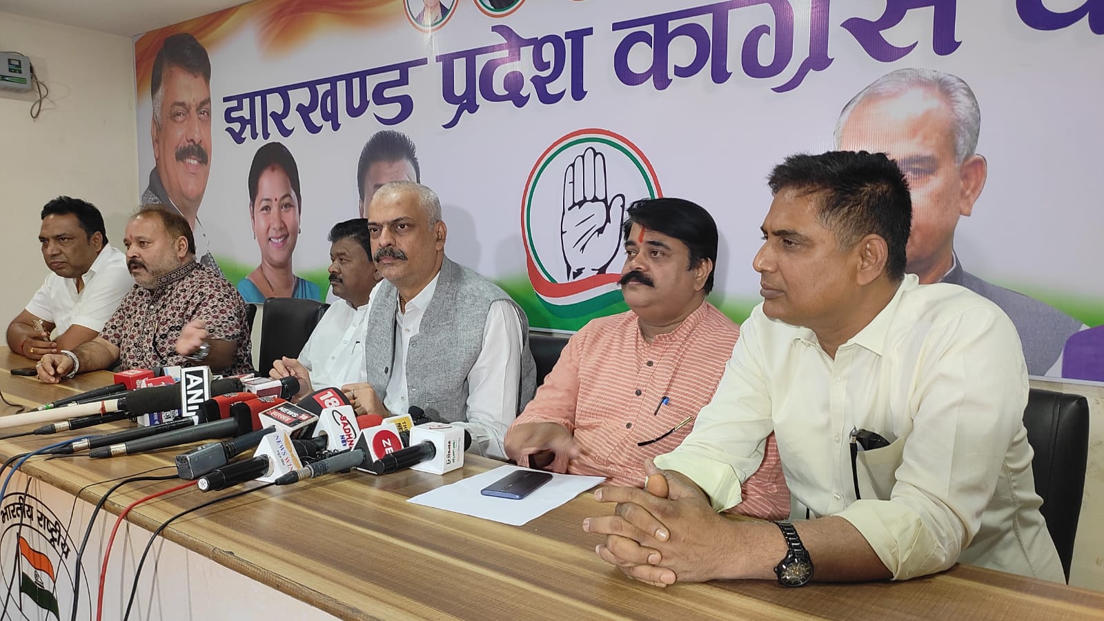 आरोपों से भड़की कांग्रेस, कहा- सीबीआई हमारे विधायकों पर तुरंत करती है कार्रवाई