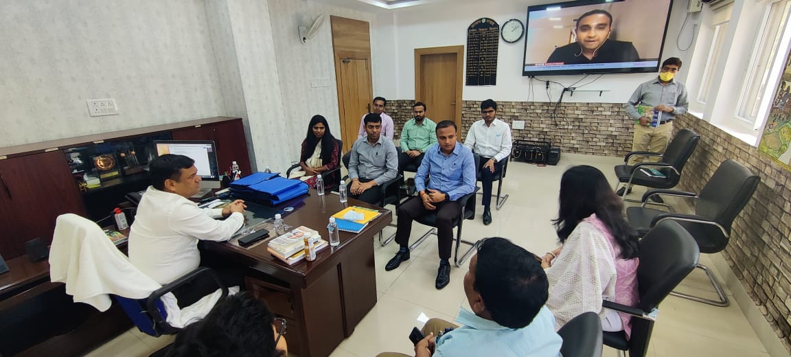 "सीनियर्स के साथ मातहतों के अनुभवों का भी प्रशासनिक अधिकारी उठाएं लाभ"