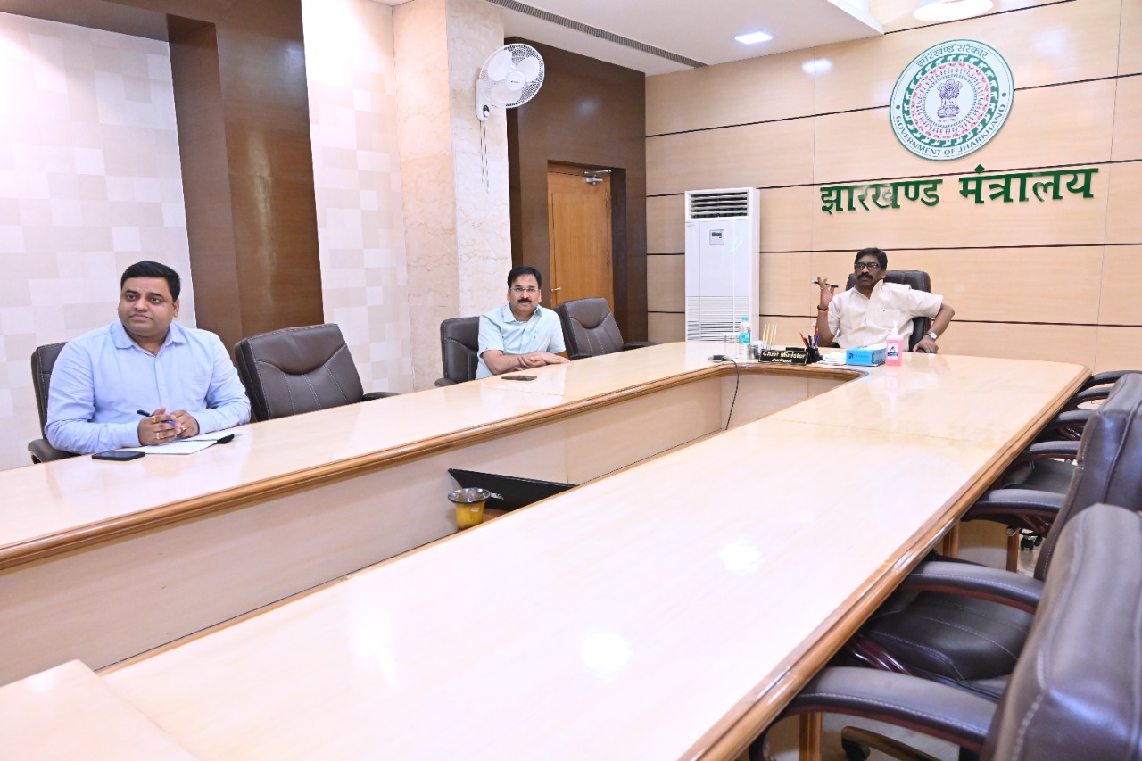 CM के माइनिंग लीज मामले की रिपोर्ट मुख्य सचिव ने ECI को भेजी