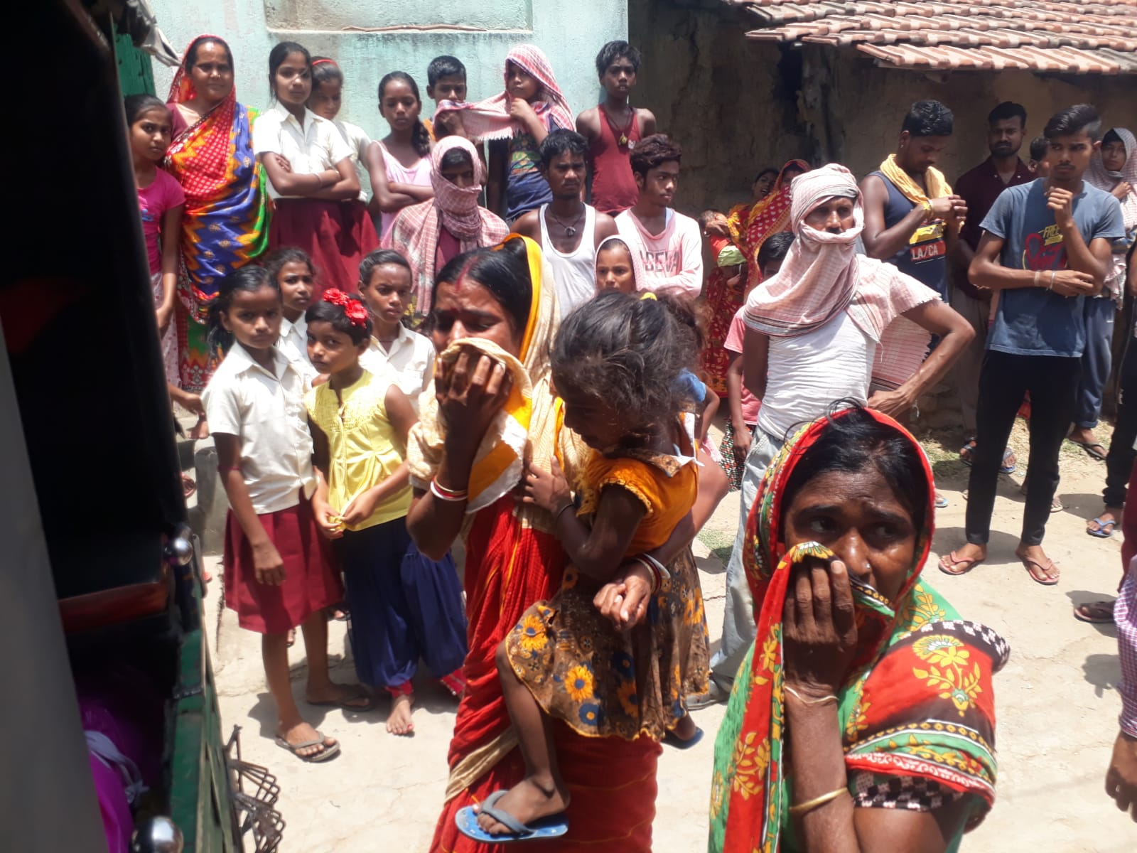 भतीजे ने चाची को काट डाला ! पति ने भाई के बेटे पर लगाया यह आरोप...