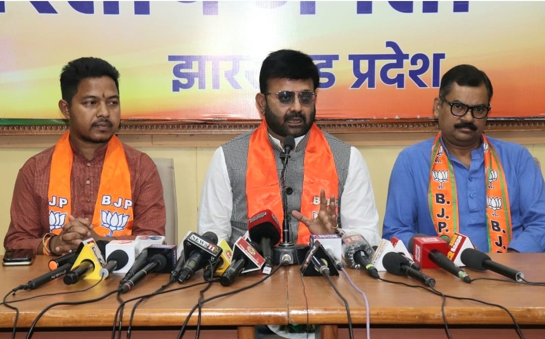 सरकार को क्लीन चिट देने के लिए दिल्ली से रांची तक कोर्ट रूम के बाहर एजेंडा सेट कर रहा झामुमो : भाजपा