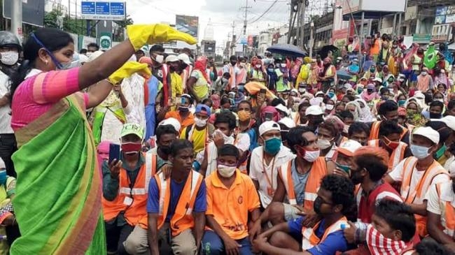 1 मई : रांची नगर निगम के सफाईकर्मियों को मजदूर दिवस पर बीमा का तोहफा