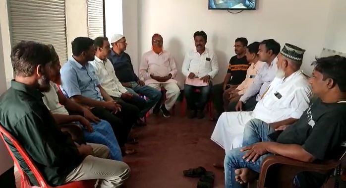 काला बिल्ला लगाकर अंजुमन इस्लामिया करेगा नमाज अदा, प्रशासन से है विरोध  