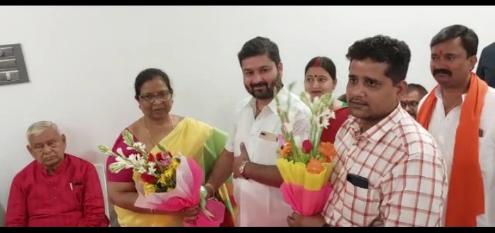 निजी कार्यक्रम में शामिल होने धनबाद पहुंची डिप्टी सीएम , भाजपाईयों ने किया भव्य स्वागत