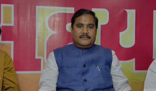 आज दलित और शोषित परिवार का बेटा मंत्री बन गया, यह परिवर्तन नहीं तो और क्या है !