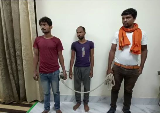 प्रेमिका की  नानी को गोली मारने वाला दोस्त के साथ धराया, कारतूस और देसी कट्टा भी बरामद